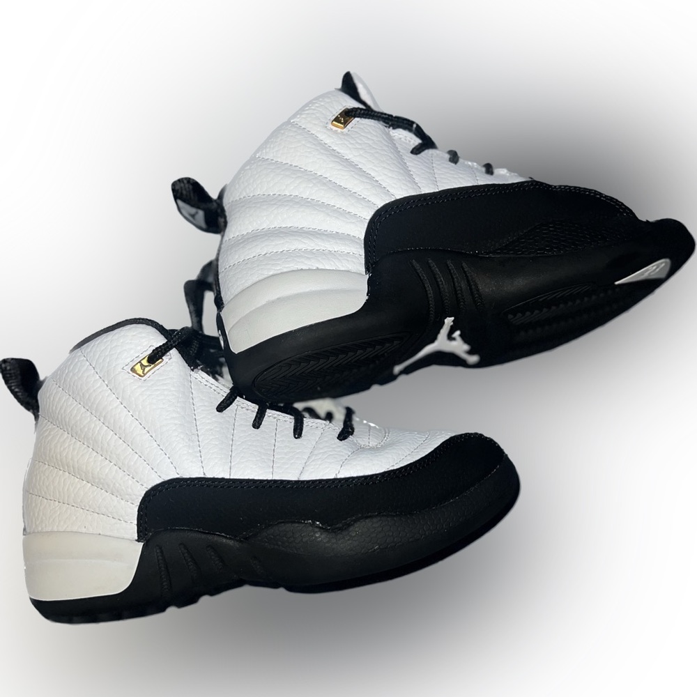 Jordan Retro 12 “Royalty Taxi” in great condition size 1Y